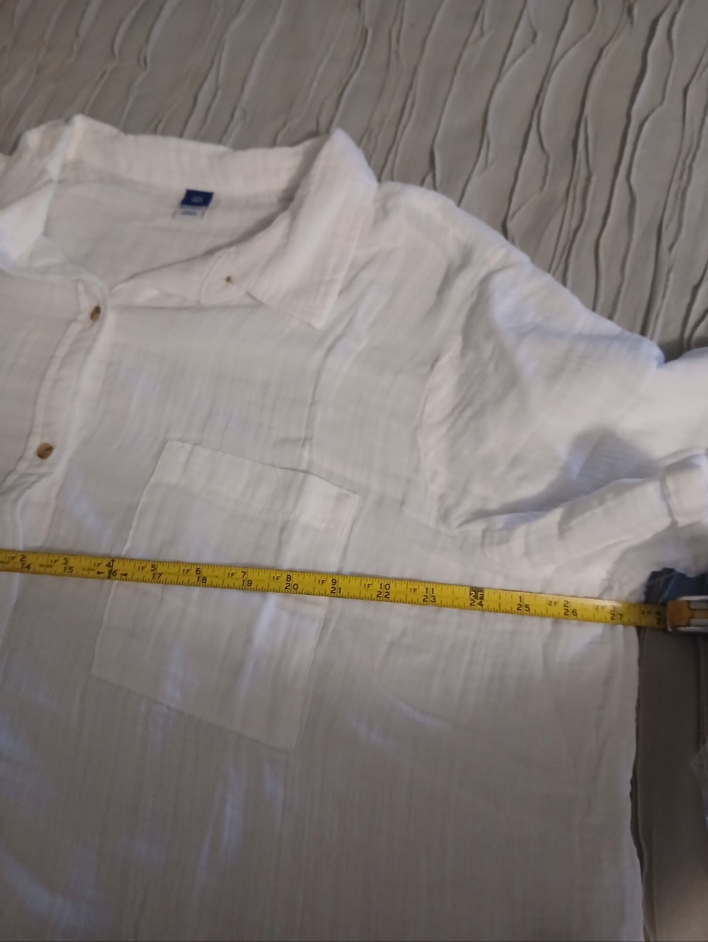 Old Navy White Button-Up Shirt - Picture 6 of 8